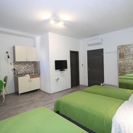 Top Center Rooms & Studio Пула Екстер'єр фото