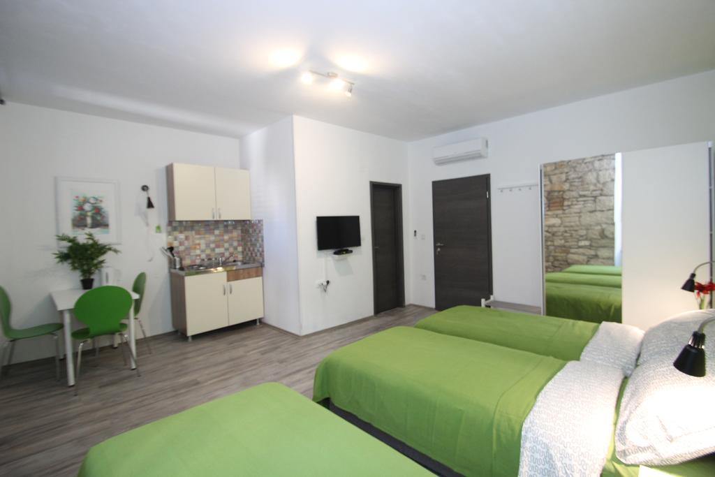 Top Center Rooms & Studio Пула Екстер'єр фото